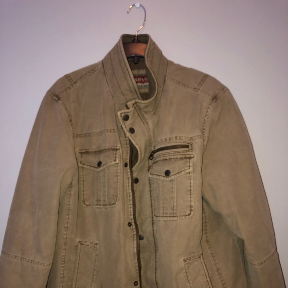 Men’s tan denim jacket